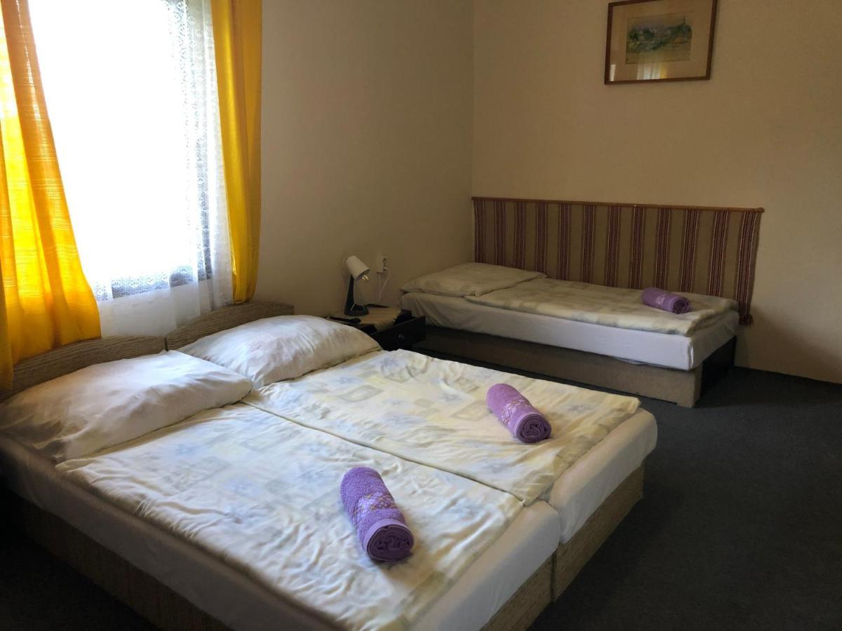 Patkos Motel Tiszafured Bagian luar foto